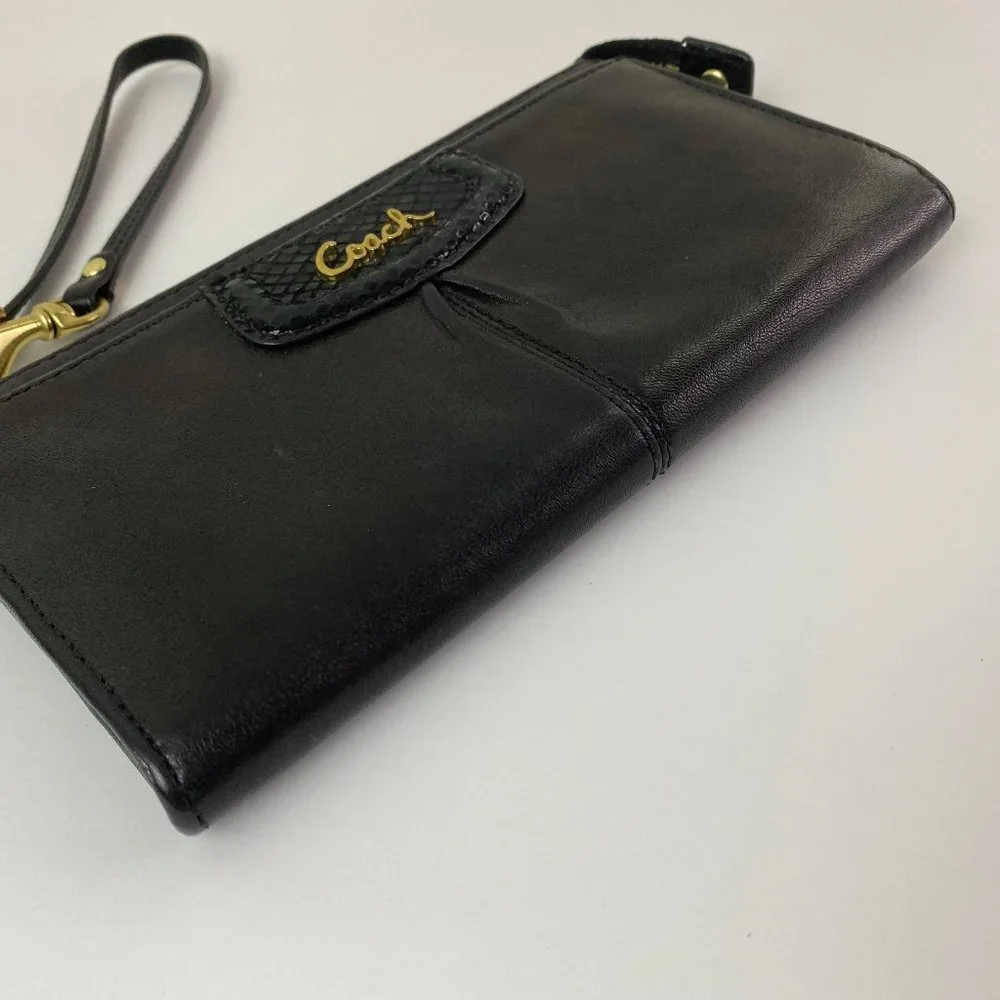 Madison Leather Wristlet Wallet, Black - Picture 3 of 6